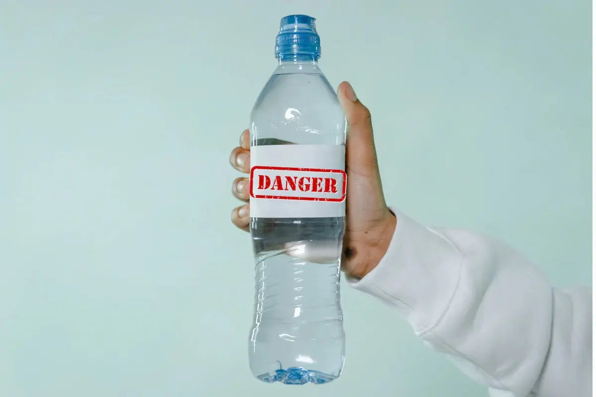 5 Raisons de ne Plus Boire d'Eau en Bouteille Plastique ! - Pureva